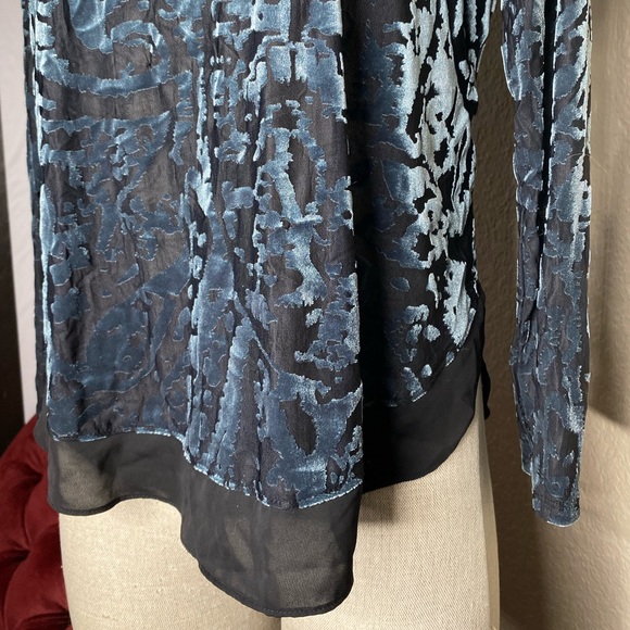 Simply Vera Wang Sheer Velvet Burnout Top - Picture 8 of 12